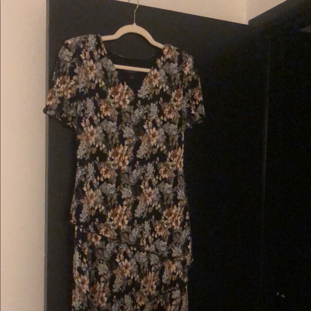 GORGEOUS Connected Apparel floral dress!!